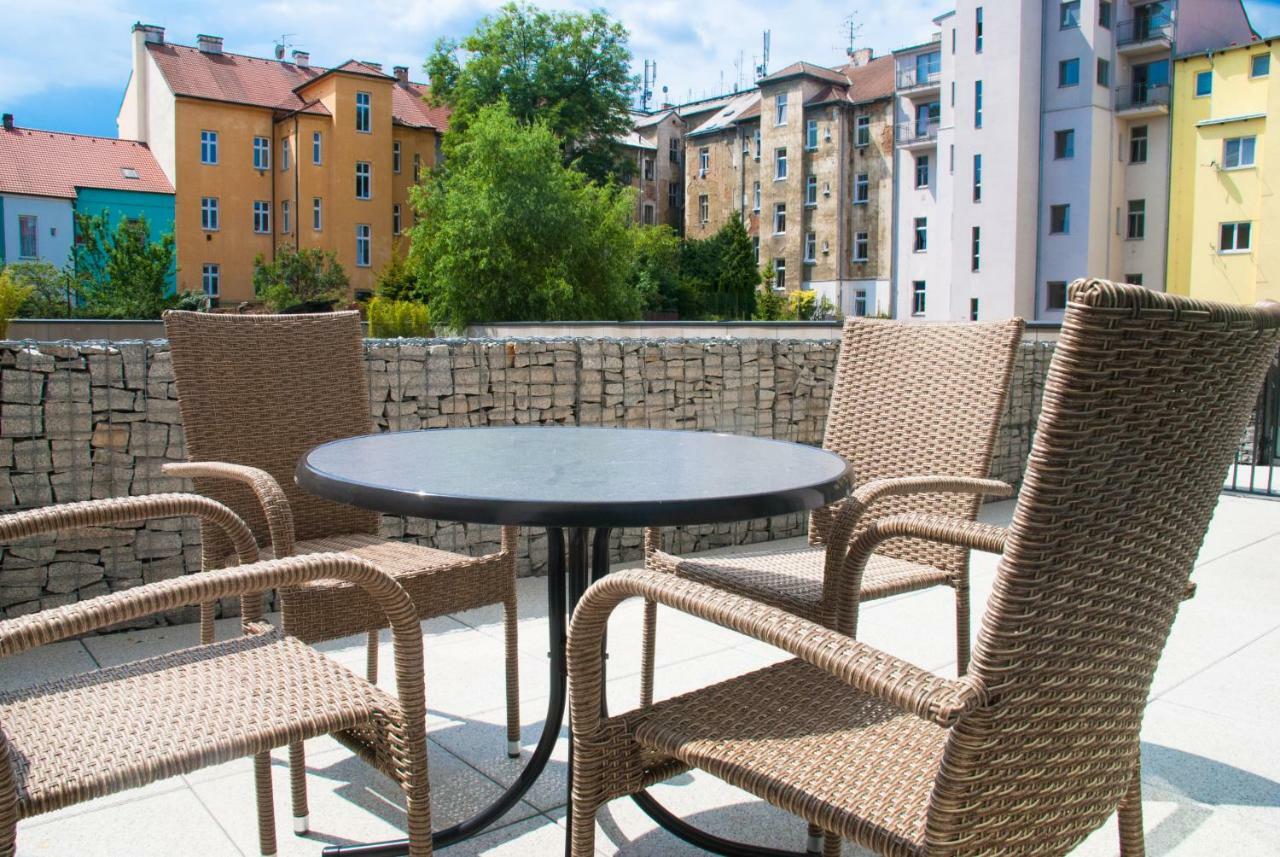 Sunny, Fully Furnished Studio Type With Terrace Plzeň Exterior foto
