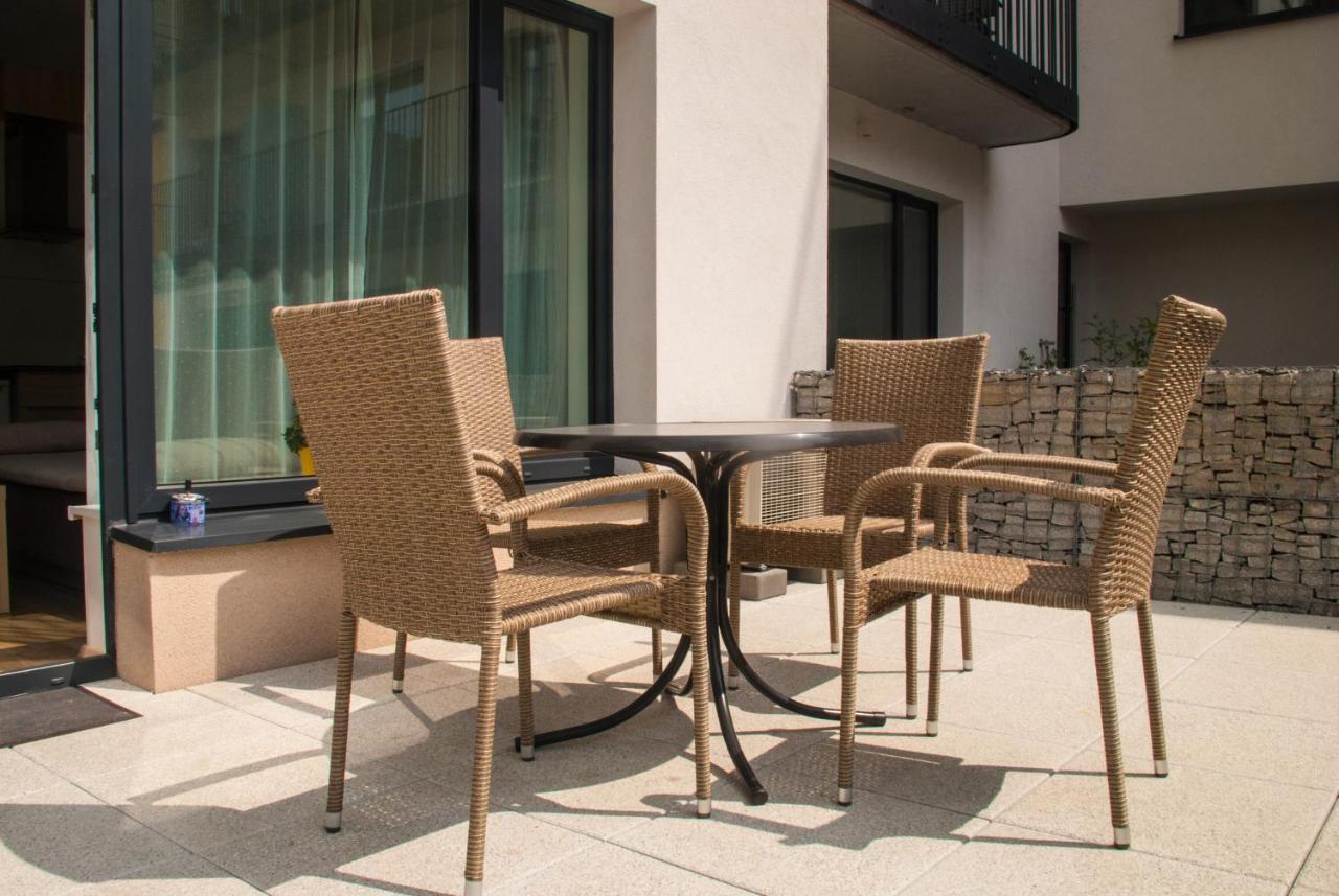 Sunny, Fully Furnished Studio Type With Terrace Plzeň Exterior foto